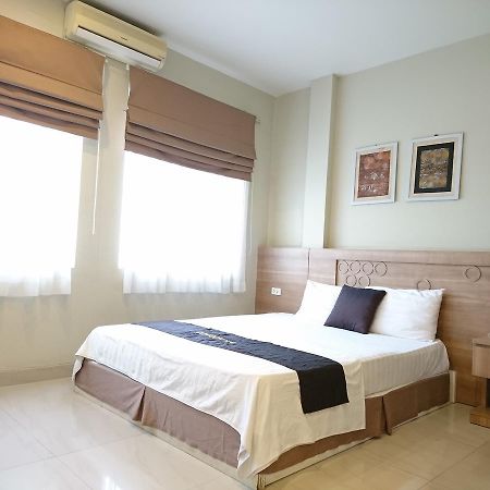 London Hotel Ха Лонг Екстериор снимка
