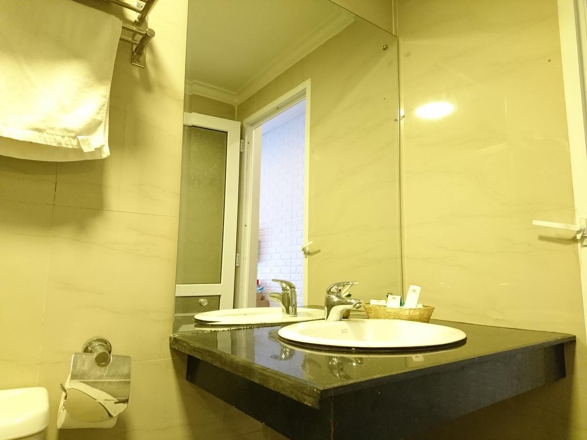 London Hotel Ха Лонг Екстериор снимка