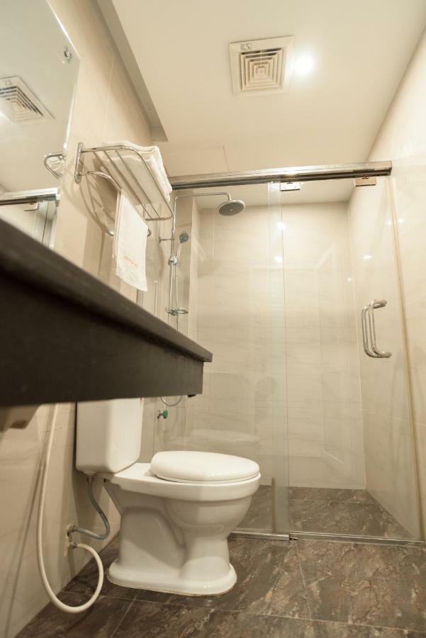 London Hotel Ха Лонг Екстериор снимка